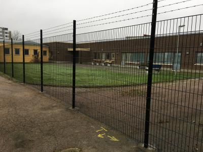 Stålnätspanel 2000 SV taggtråd